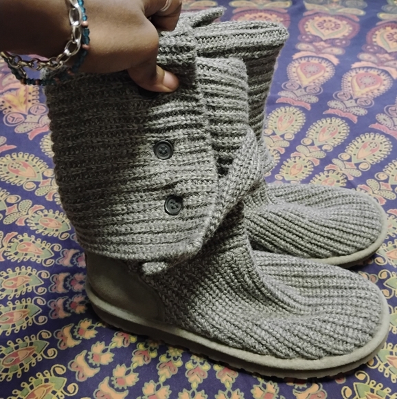 SOLD-UGG Boots 🩶 - Picture 4 of 7